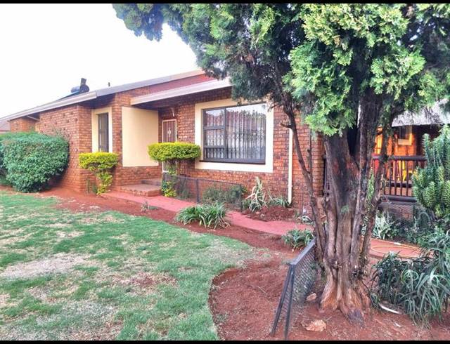 3 BEDROOM HOUSE FOR SALE IN DAWN PARK EXT